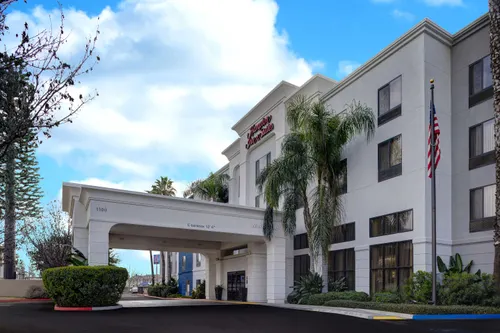 "Hampton Inn Tulare"